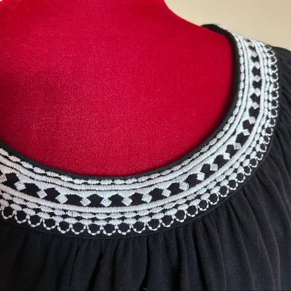 Denim & Co perfect jersey top with embroidered hem - Picture 5 of 13